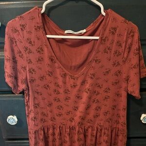 Michelle Mae Rust Red Floral Short Sleeve V-Neck Tee
